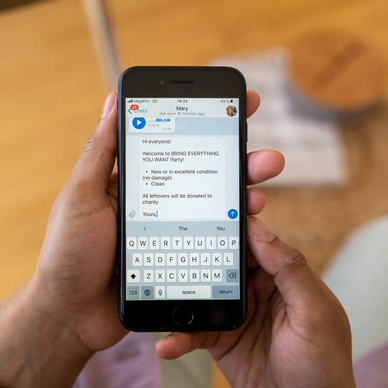 Replying to a customer message on a phone